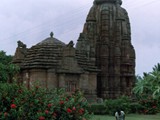 Rajarani Temple is an 11th-century CE Hindu temple located in Bhubaneswar, the capital city of Odisha, India. Believed to be devoted to Lord Shiva, the shrine is called Raja Rani because it is made of yellow and red sandstone and the two colors are locally called ‘Raja Rani’.